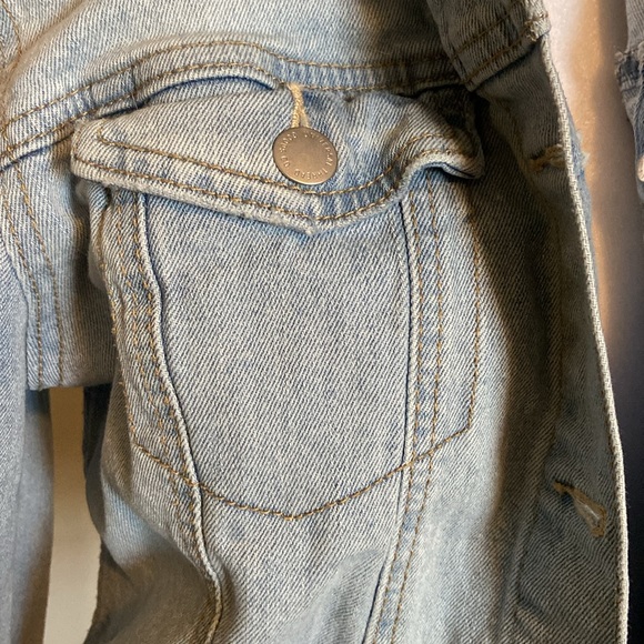 Women’s Universal Thread Jean Jacket - M - Picture 2 of 4